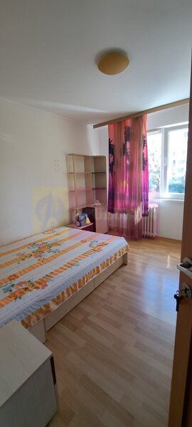 Vanzare apartament 3 camere in rondul Alba Iulia adiacent