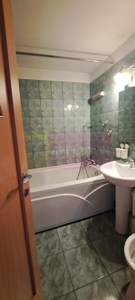 Vanzare apartament 3 camere in rondul Alba Iulia adiacent